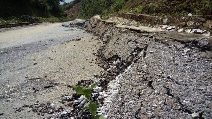 Bắc Kạn: Con đường 400 tỷ mới thi c&ocirc;ng xong đ&atilde; hư hỏng?