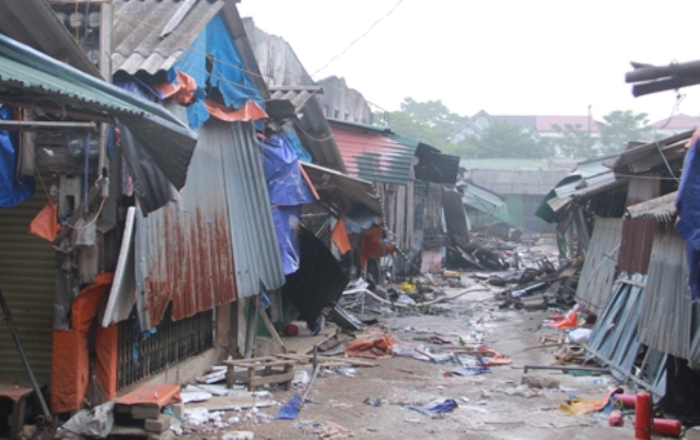 130 ki ốt tan hoang sau khi bị b&agrave; hỏa