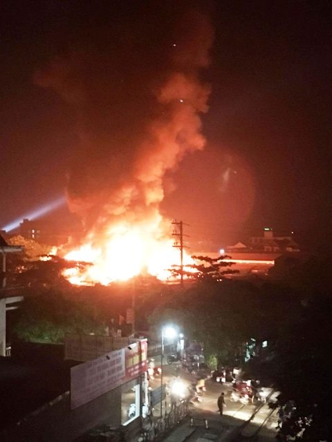 Chợ Sơn - Hương Kh&ecirc; v&agrave;o 21h tối qua, 17/9.