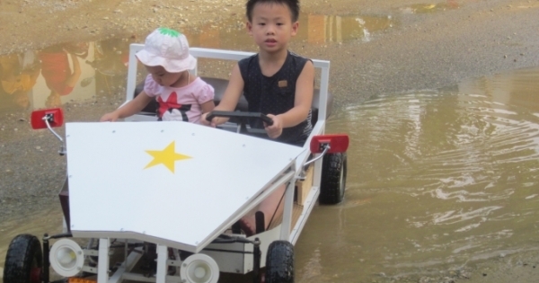 Ông bố chế “siêu xe” dành tặng con trai