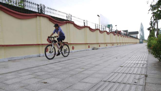 Đề xuất d&ugrave;ng gạch giả đ&aacute; l&aacute;t vỉa h&egrave; H&agrave; Nội