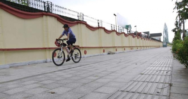 Đề xuất dùng gạch giả đá lát vỉa hè Hà Nội