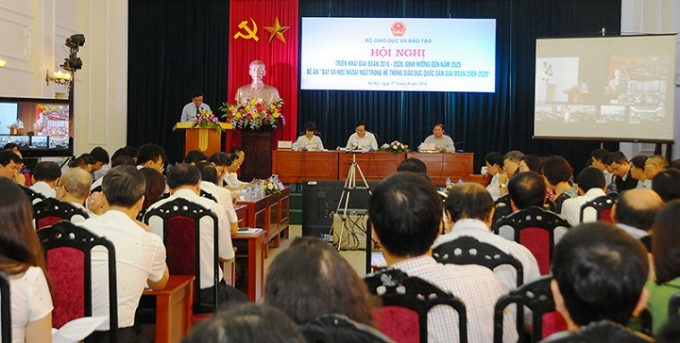 C&aacute;c đại biểu đ&atilde; tham gia đ&oacute;ng g&oacute;p nhiều &yacute; kiến về việc dạy v&agrave; học ngoại ngữ trong thời gian tới.