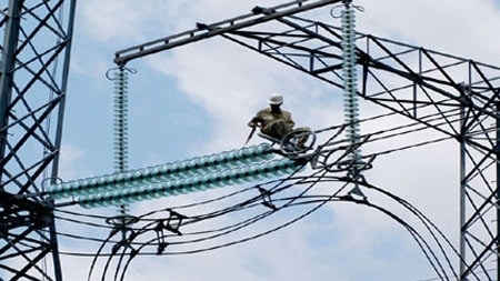 Kinh tế Plus/24h: V&agrave;ng SJC đầu tuần tăng gi&aacute;, nh&agrave; m&aacute;y 12.000 tỷ đồng thua lỗ