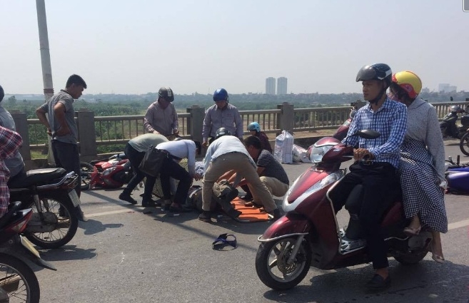 Hiện trường vụ tai nạn khiến nhiều người bị thương (ảnh Beat.vn).