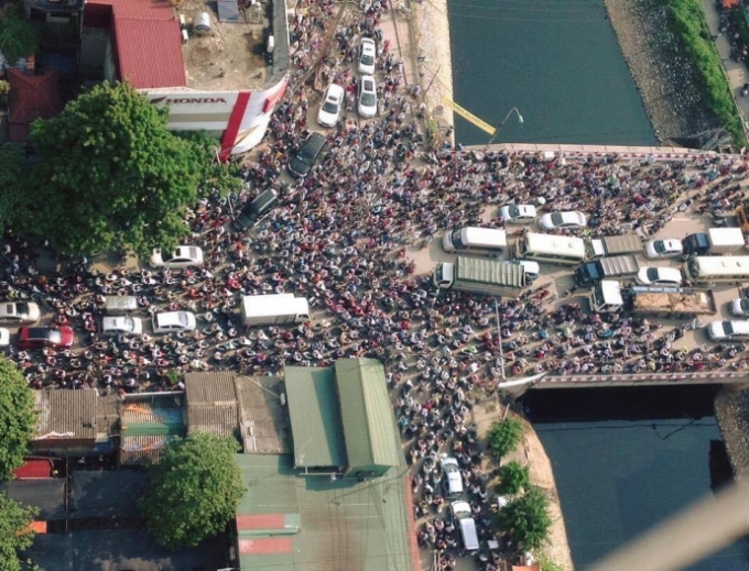 Nhiều phương tiện kẹt cứng suốt nhiều giờ