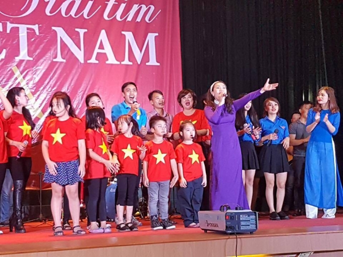 Chương tr&igrave;nh c&oacute; sự tham gia của nhiều nghệ sĩ nổi tiếng.