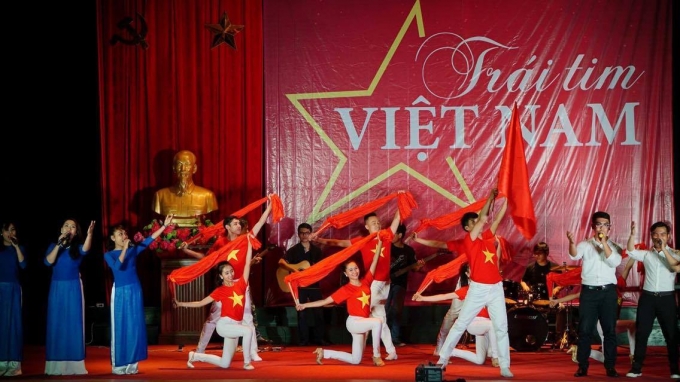 Một chương tr&igrave;nh ca nhạc thiện nguyện được tổ chức nhằm kết nối tr&aacute;i tim của những người trẻ.