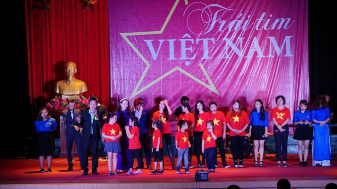 Đẩy mạnh phong tr&agrave;o thi đua y&ecirc;u nước v&agrave; giữ g&igrave;n chủ quyền đất nước.