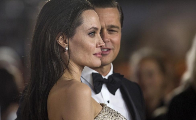 Brangelina c&ugrave;ng tham gia họp b&aacute;o ra mắt bộ phim