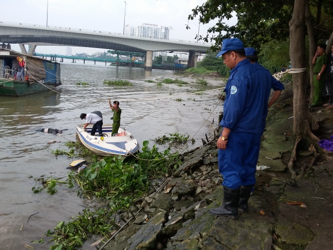 Hiện trường nơi ph&aacute;t hiện thi thể nạn nh&acirc;n.