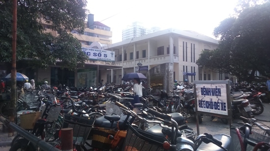 Đến ng&agrave;y 1/10, khi b&atilde;i xe n&agrave;y đ&oacute;ng cửa, người bệnh v&agrave; th&acirc;n nh&acirc;n họ c&oacute; thể sẽ c&agrave;ng kh&oacute; khăn trong việc t&igrave;m được một chỗ gửi xe thuận tiện.