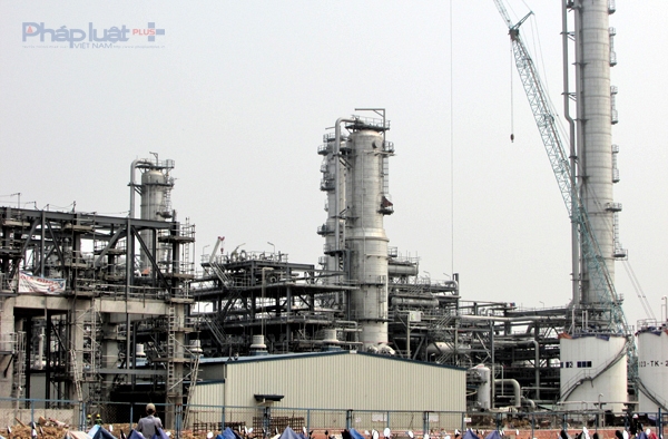 Việc lọc h&oacute;a dầu Nghi Sơn l&eacute;n xả thải 42.000m2 nước x&uacute;c rửa đường ống chứa h&oacute;a chất vượt ngưỡng cho ph&eacute;p ra biển, đang được cơ quan chức năng l&agrave;m r&otilde;.