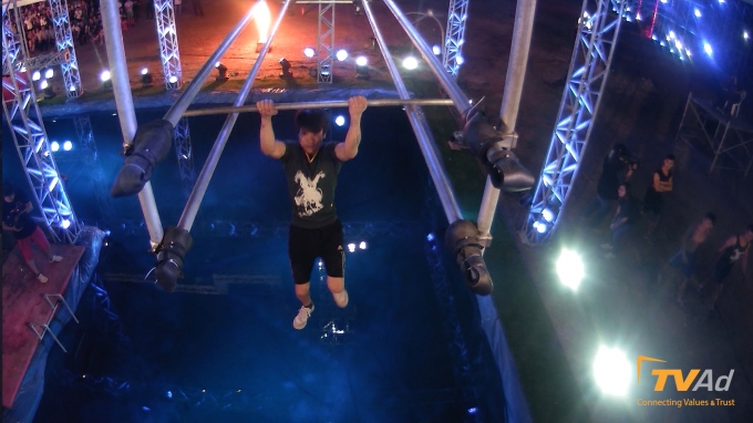 Nguyễn Huy Hạnh - anh c&ocirc;ng nh&acirc;n đến từ H&agrave; Nội dễ d&agrave;ng vượt qua c&aacute;c thử th&aacute;ch.