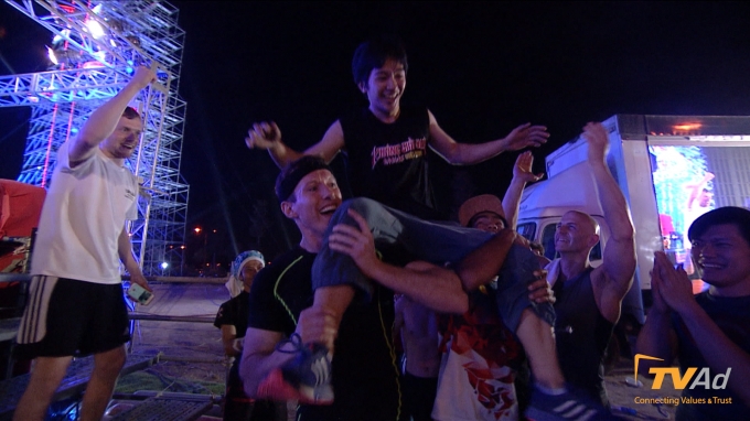 Naoyuki Araki vượt qua ch&iacute;nh m&igrave;nh để trở th&agrave;nh chiến binh Nhật Bản duy nhất chinh phục đỉnh Midiriyam.