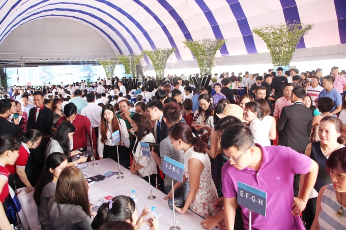 Hơn 1.000 kh&aacute;ch h&agrave;ng tham gia sự kiện.