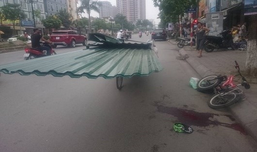 Tạm giữ lái xe xích lô chở tôn khiến bé trai 9 tuổi chết