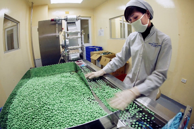 Sản xuất dược phẩm ở Traphaco.