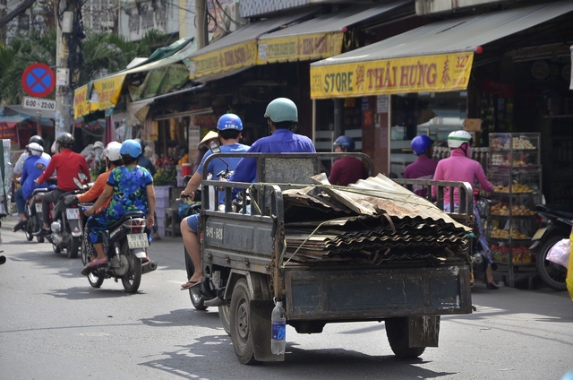 H&atilde;i h&ugrave;ng &ldquo;m&aacute;y ch&eacute;m