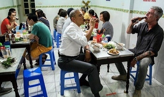 Th&ocirc;ng điệp của Tổng thống Obama b&ecirc;n b&aacute;t b&uacute;n chả Việt Nam