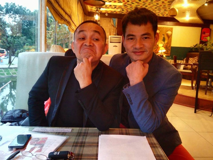 Xu&acirc;n Hinh - Xu&acirc;n Bắc chụp ảnh lưu niệm.