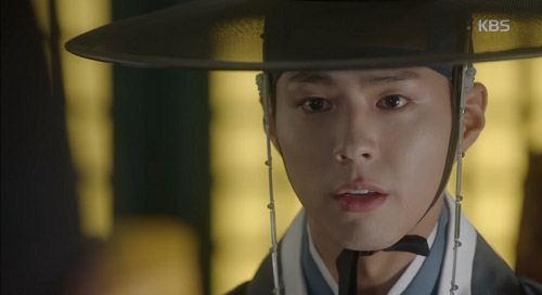 M&acirc;y họa &aacute;nh trăng tập 11: Kim Yoo Jung kh&oacute;c nức nở khi t&aacute;i ngộ mẹ ruột