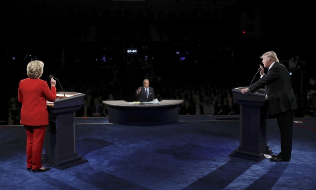 Cuộc tranh luận vẫn đang tiếp diễn nhằm cho thấy tầm nh&igrave;n của c&aacute;c ứng vi&ecirc;n với những vấn đề &ldquo;n&oacute;ng&rdquo; của nước Mỹ như kinh tế, khủng bố, an ninh quốc gia, luật sở hữu s&uacute;ng đạn&hellip;.