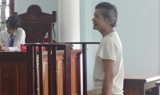 Hy hữu: Bị cáo yêu cầu triệu tập con chó lên tòa 