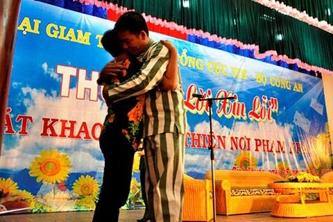 H&agrave;ng trăm ngh&igrave;n phạm nh&acirc;n tham gia cuộc thi viết thư &ldquo;Gửi lời xin lỗi&rdquo;