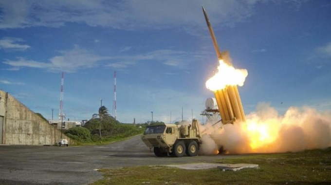 Một vụ thử nghiệm hệ thống ph&ograve;ng chống t&ecirc;n lửa THAAD. (Ảnh: Reuters)