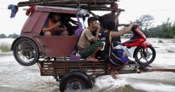 Muôn cách đương đầu với bão lớn của người dân châu Á