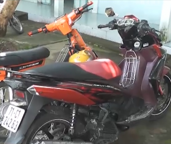 Xe m&ocirc; t&ocirc; Nouvo BKS: 71C1 &ndash; 242.63 m&agrave; San cướp của nạn nh&acirc;n.