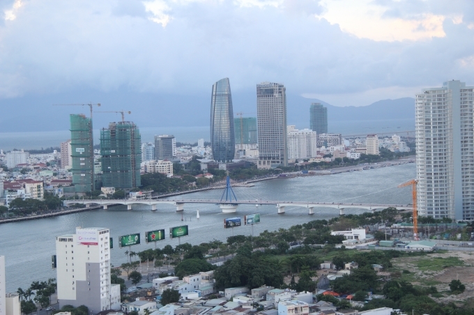 Hiện tại, Đ&agrave; Nẵng vẫn đang băn khoăn giữa việc lựa chọn x&acirc;y dựng cầu vượt hay hầm chui qua s&ocirc;ng H&agrave;n. Ảnh V&acirc;n Trương.