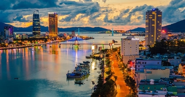 Đà Nẵng: Phân luồng giao thông chuẩn bị thi công hầm chui phía tây cầu sông Hàn