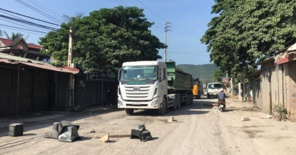 Thanh Hóa: 4 lần dân chặn đường ngăn xe tải vì ô nhiễm