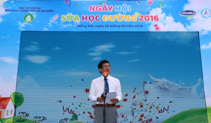 &Ocirc;ng Nguyễn Hồng Sinh- Gi&aacute;m đốc&nbsp;Kinh doanh to&agrave;n quốc của Vinamilk chia sẻ&nbsp;kinh nghiệm gần 10 năm triển khai thực hiện chương tr&igrave;nh Sữa học đường tại&nbsp;ng&agrave;y hội.