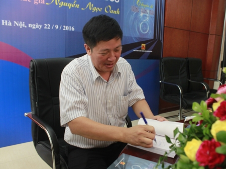 Nh&agrave; văn Nguyễn Ngọc Oanh. Ảnh Th&uacute;y Hằng