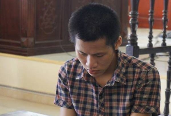 Lương Văn Vắn tại t&ograve;a. (Ảnh: b&aacute;o Nghệ An)