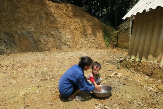 Một ng&ocirc;i nh&agrave; đo&agrave;ng ho&agrave;ng lu&ocirc;n l&agrave; giấc mơ xa vời của người lớn v&agrave; những đứa trẻ nơi đ&acirc;y.