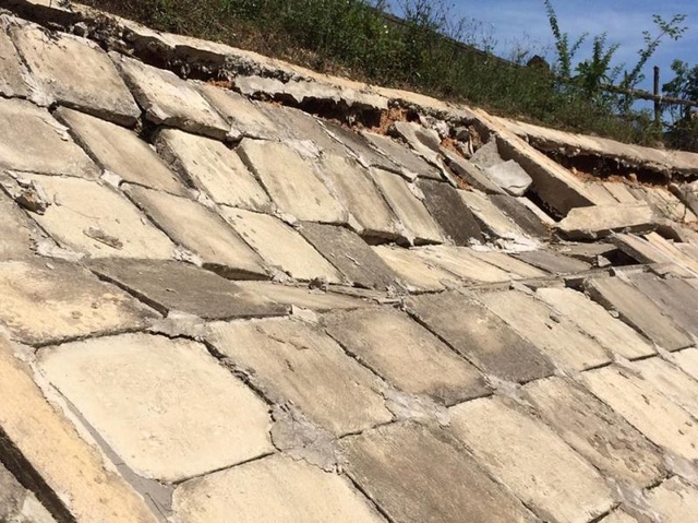 H&agrave; Tĩnh:  Đoạn đường h&agrave;ng chục tỷ đồng tan hoang sau v&agrave;i th&aacute;ng b&agrave;n giao