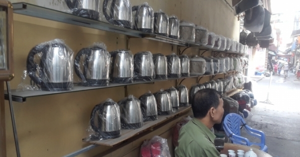 Kỳ 2 - Đồ gia dụng inox "bẩn" tràn từ phố về quê