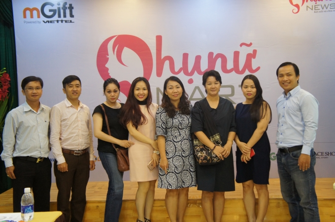 Những h&igrave;nh ảnh tại lễ khai trương Phunumart.