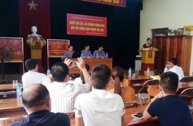 To&agrave;n cảnh buổi xin lỗi b&agrave; Phạm Thị Lan.