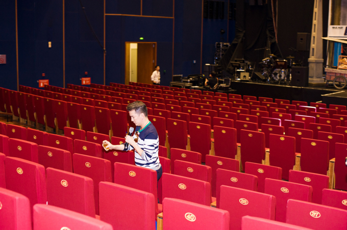 Những h&igrave;nh ảnh kh&ocirc;ng thể thấy được nếu chỉ xem liveshow &ldquo;S&agrave;i G&ograve;n Bolero &amp;amp; Hưng&rdquo;