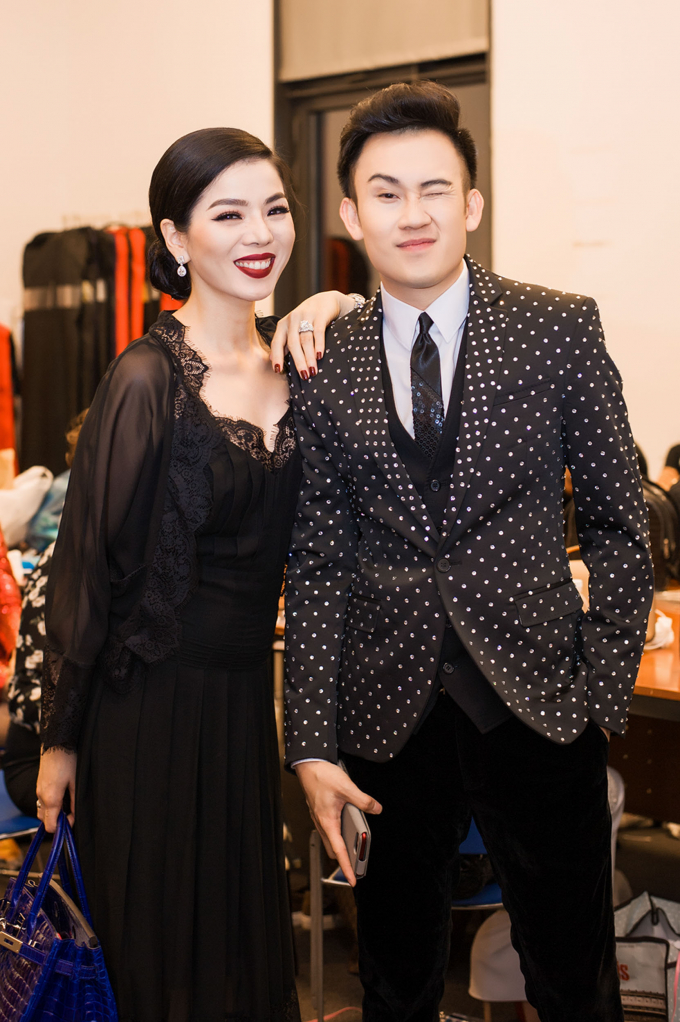 Những h&igrave;nh ảnh kh&ocirc;ng thể thấy được nếu chỉ xem liveshow &ldquo;S&agrave;i G&ograve;n Bolero &amp;amp; Hưng&rdquo;