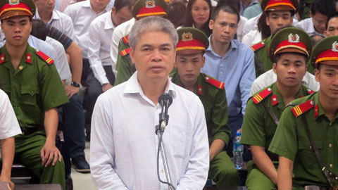 Nguyễn Xu&acirc;n Sơn trả lời c&acirc;u hỏi của HĐXX.