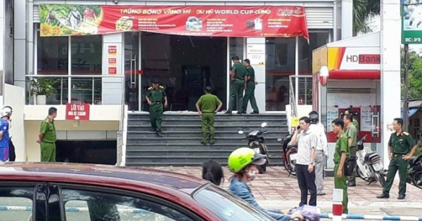 Nam thanh niên dùng bom tự chế cướp tiền ngân hàng
