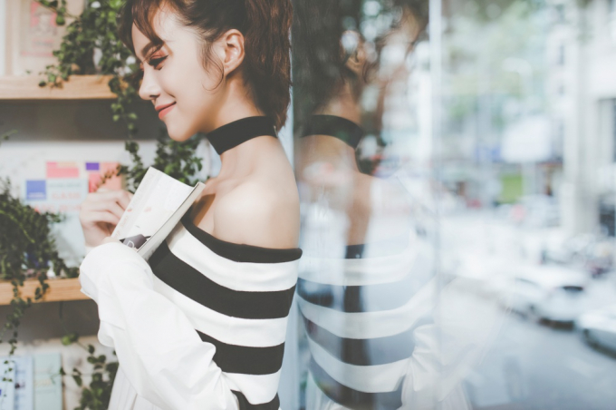 Những chiếc &aacute;o hay v&aacute;y d&aacute;ng rộng sẽ rất thuận tiện, gi&uacute;p c&ocirc; cảm thấy thoải m&aacute;i.&nbsp;