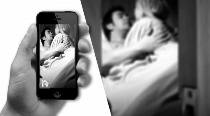 B&iacute; mật động trời bị ph&aacute;t hiện v&igrave; đoạn phim &ldquo;nhạy cảm&rdquo; tr&ecirc;n điện thoại.