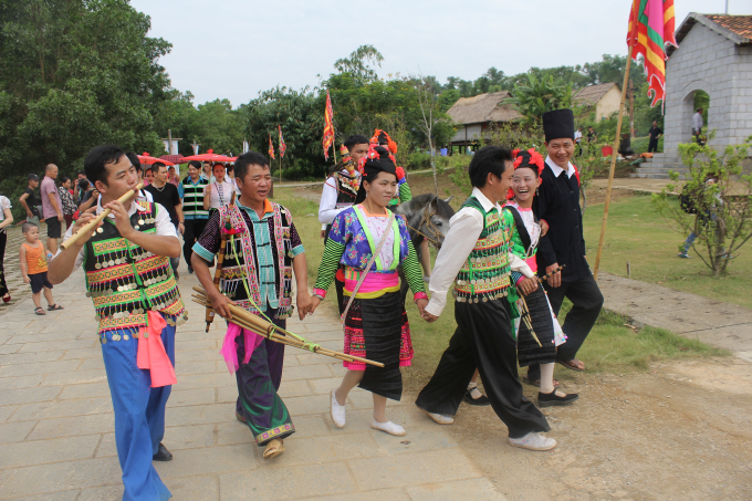 Chợ v&ugrave;ng cao tại L&agrave;ng văn h&oacute;a